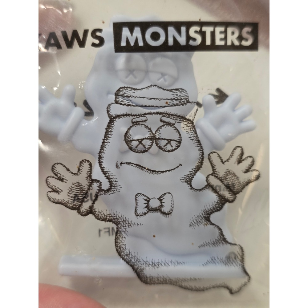 KAWS Boo Berry Figure 2.5in Blue New ZP0822DGKAMSMF1‎